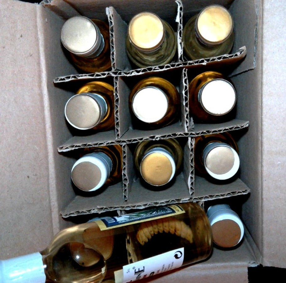 ULTRAMARINE MEZCAL 5 cl. 40°, AVEC chenilles.